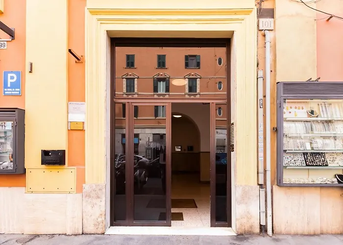 La Casa Di Andrea Ai Musei Vaticani 2 Rome